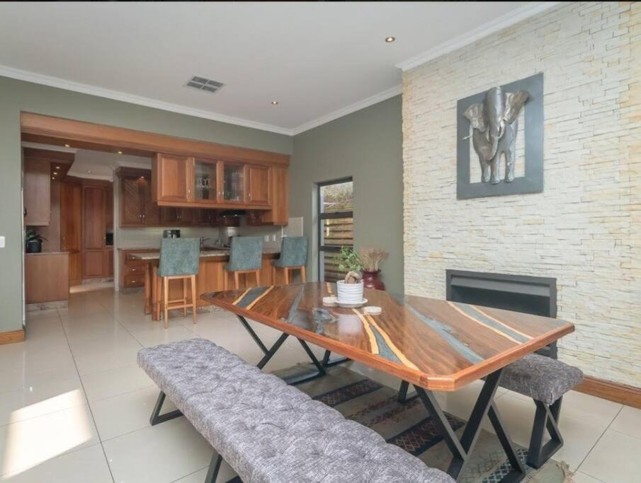 Pecanwood Retreat Hartbeespoort Luaran gambar